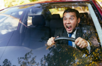 Jak se na konci roku nezbláznit za volantem a dojet v pořádku